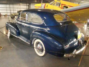 CalGorgeVancouverOregCity 404 1942 chevy sedan