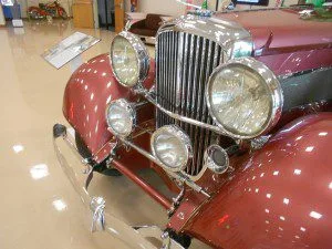 Duesenberg elaborate grille