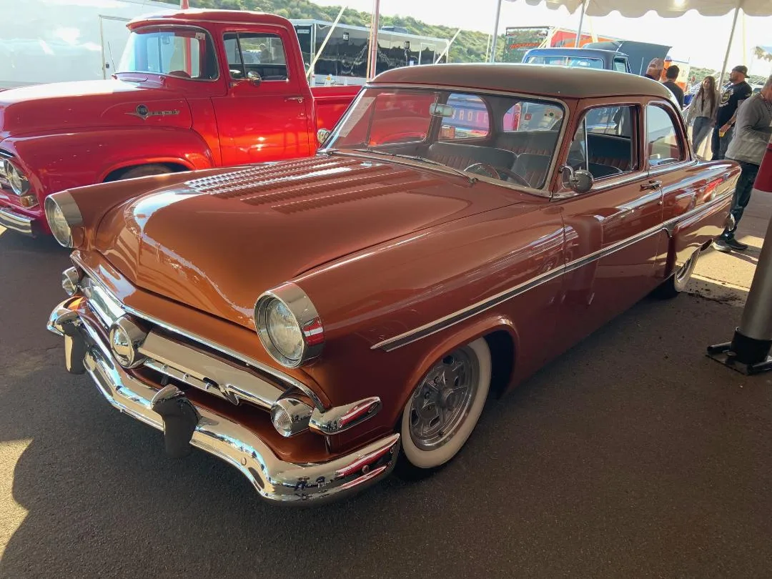 1954 ford crestline